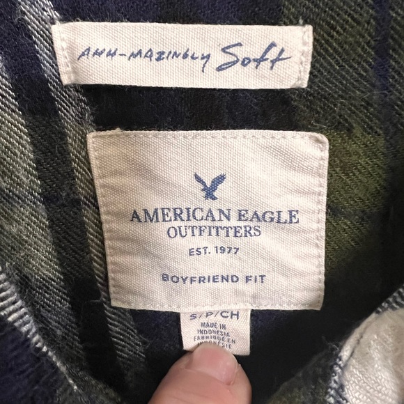 AEO Ahh-amazingly Soft Boyfriend Fit Flannel. Size small. - Picture 2 of 3